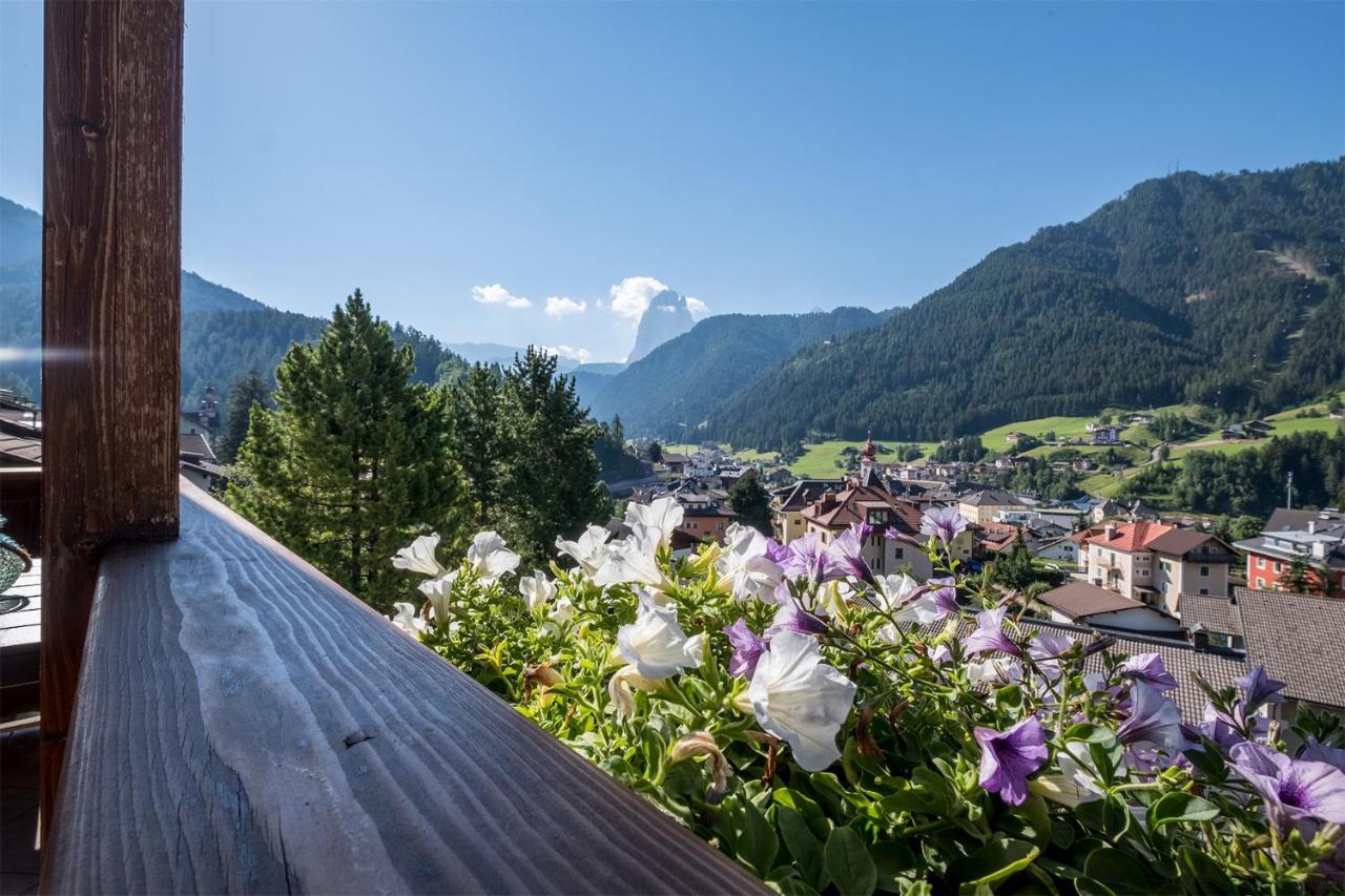 Garni Alba Bed & Breakfast Ortisei Eksteriør billede