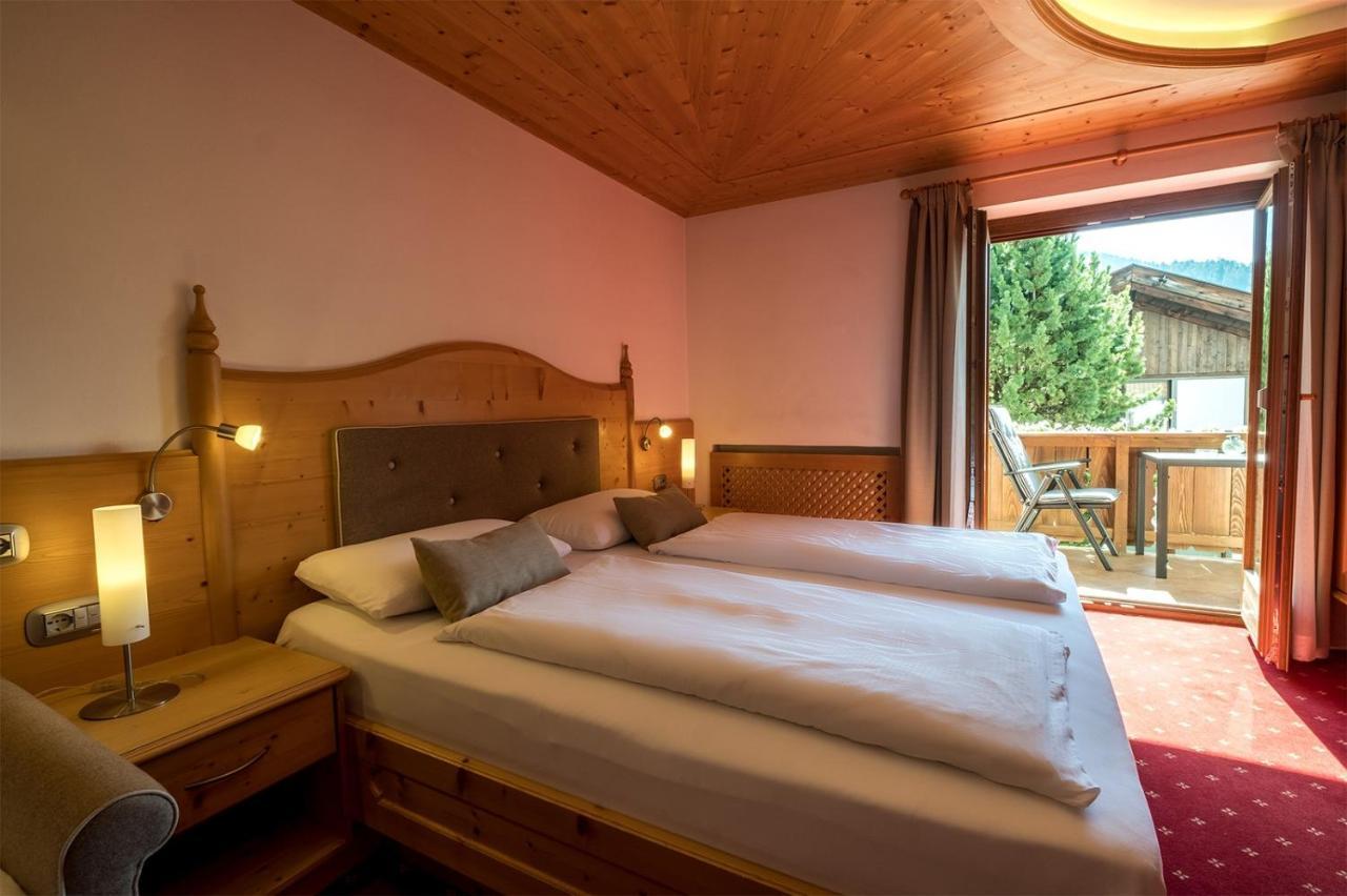 Garni Alba Bed & Breakfast Ortisei Eksteriør billede