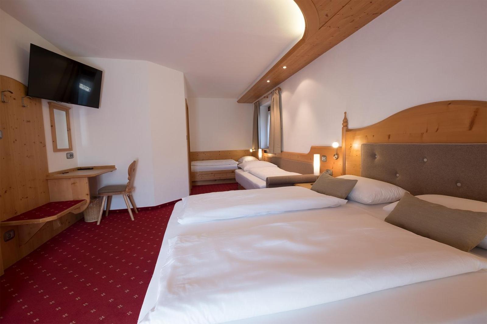 Garni Alba Bed & Breakfast Ortisei Eksteriør billede